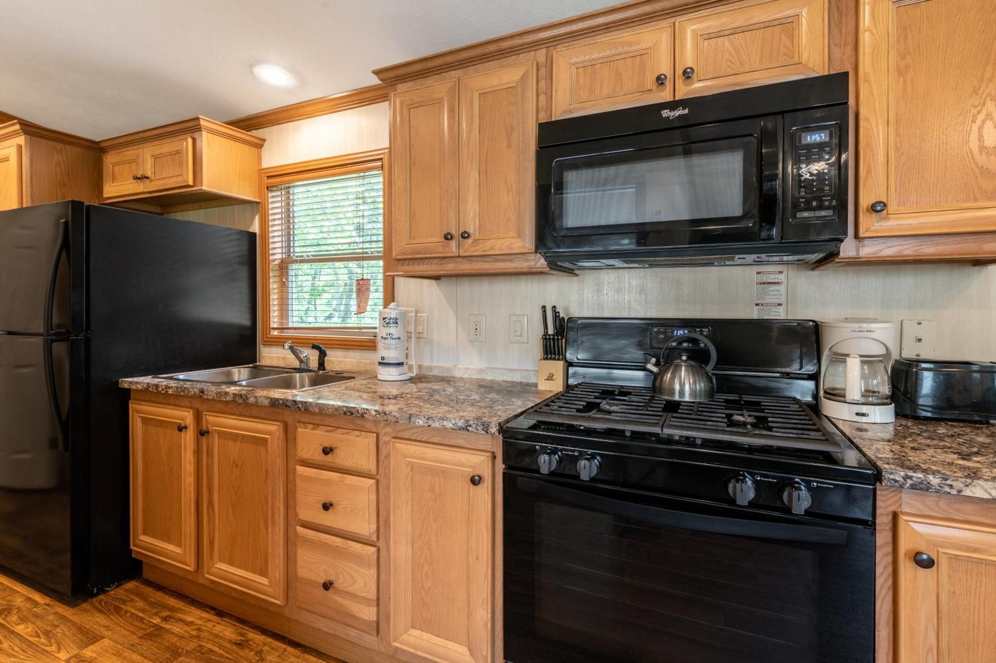 Rondout Valley Camping Resort Deluxe Park Model 11 Accord Bilik gambar
